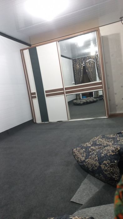 Chirchiq bozor oldida, 7 kolej, ped institut yonida qizlarga ijaraga b