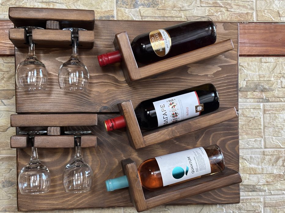 Стенна поставка за вино