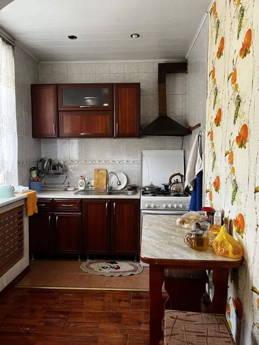 Срочно 2 ком буюк ипак йули балкон 1.5*3