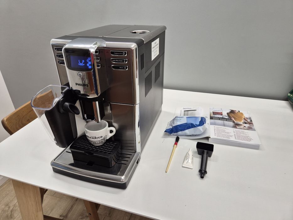 Expresor cafea PHILIPS Seria 5000 LatteGo  IMPECBIL + Bonus: filtru Aquaclean sigilat