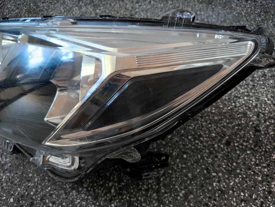 Фар за Mitsubishi Space Star