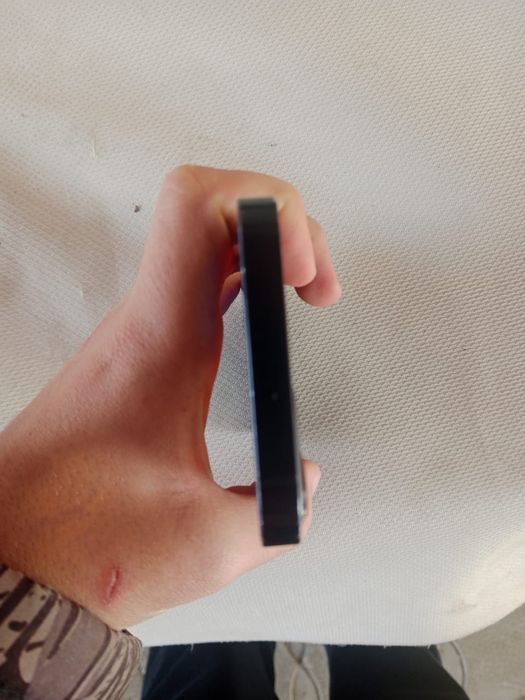 Продам айфон 12 мини