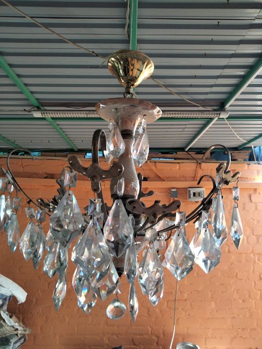 Люстры 2 штуки..