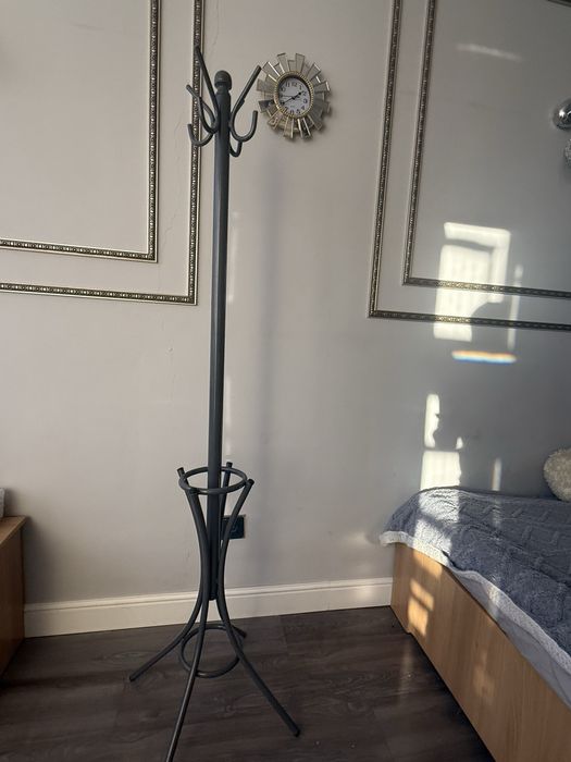 Вешалка в отличном состоянии