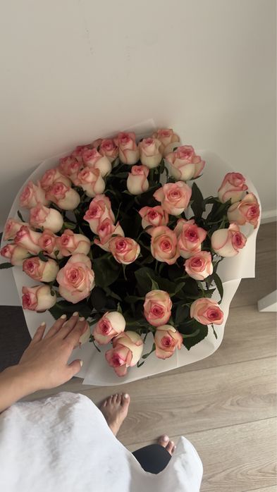 Продам цветы свежие , есть торг, очень большой букет