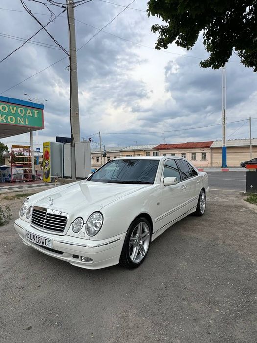Mersadez Benz W210