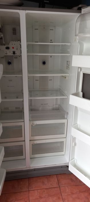 Холодильник  Samsung