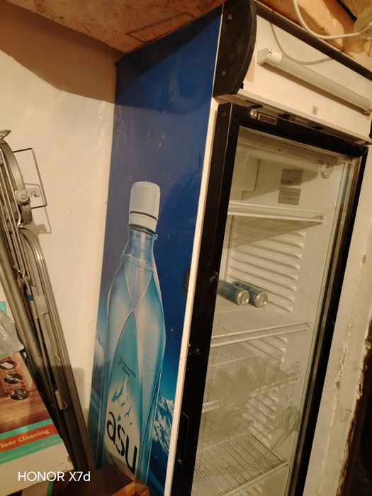 Витринный холодильник рабочий