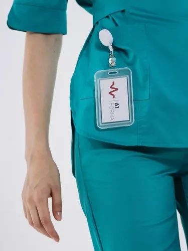 Продам новый медицинский костюм