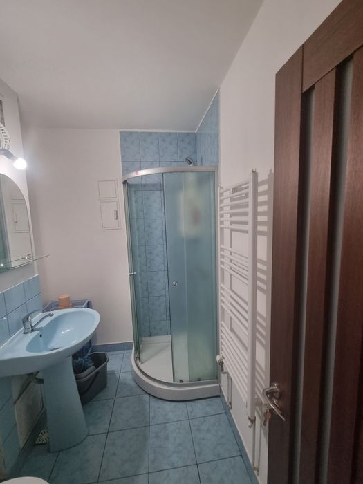 Închiriez apartament