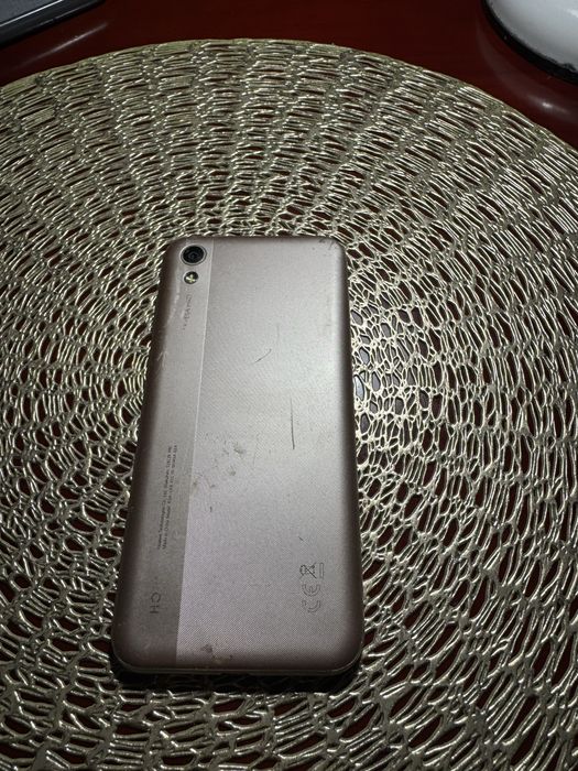 Продам телефон honor 8S