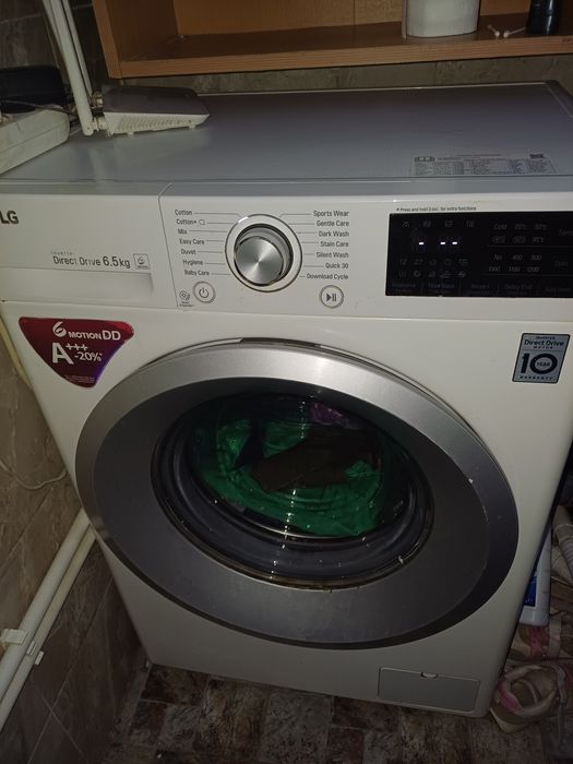 Vând mașină de spălat un boilar și 2 aragaze