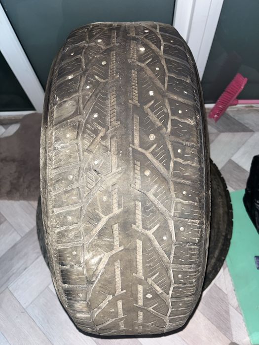 Зимняя резина 215/55 R17