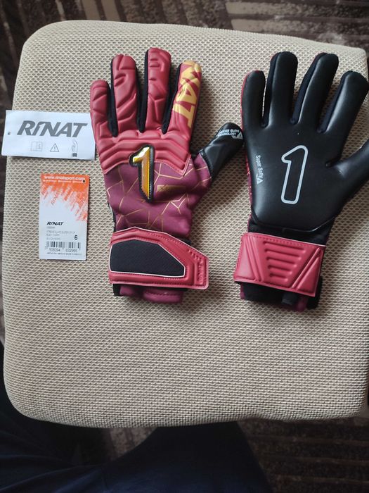 Детски вратарски ръкавици RINAT – размер 6, 35 EUR