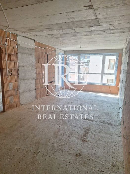 Продава се Двустаен апартамент в Варна, Младост 1 - 70 кв.м за 1479 €/кв.м - Снимка #1