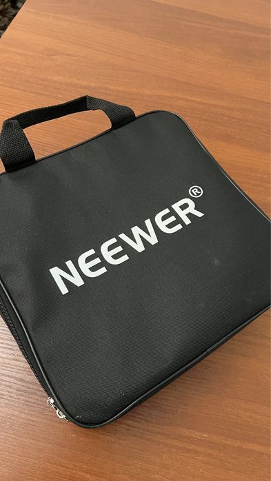 NEEWER LED 660 PRO RGB panel + shtativ