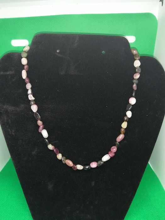 Чокеры из турмалина.