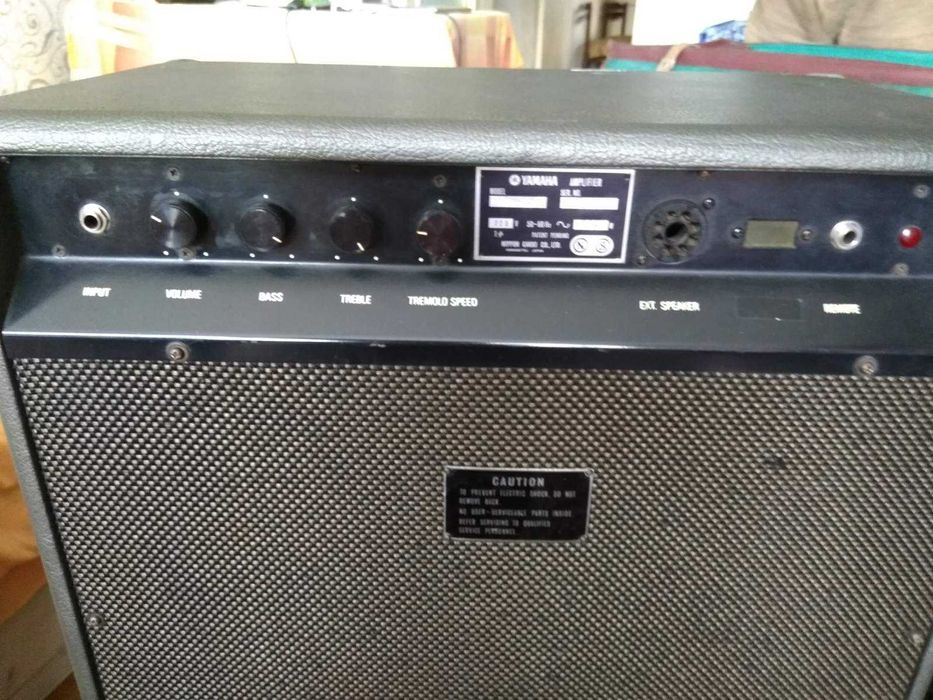 Музикални инструменти, барабани, синтезатор, колони, йоника