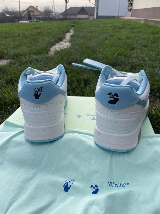 Vând Off White Out Of Office