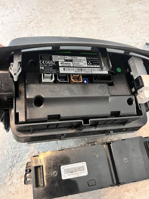 Panou clima,navigatie,casetofon cd Renault megane 3  oglinda rabatabil