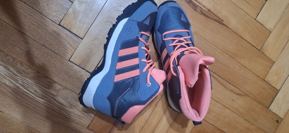 Adidas дамски маратонки N:39,5