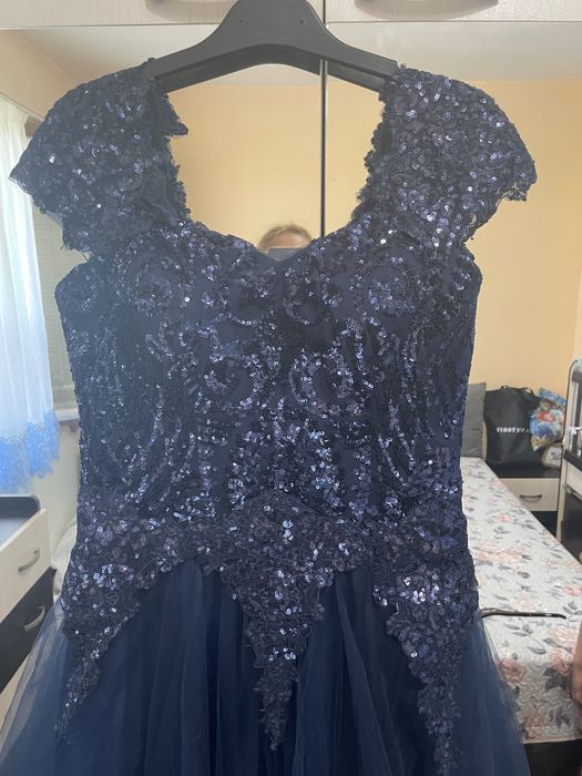 Дамски рокли официялни