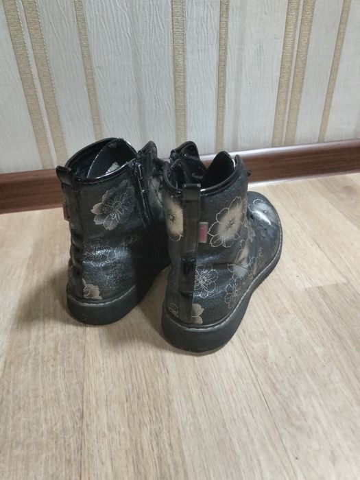 Ботинки на подростка размер 36
