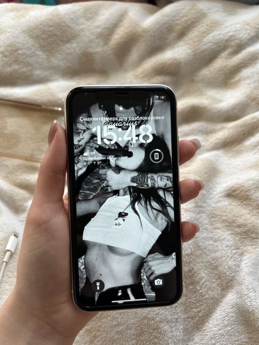 Продаю айфон 11.