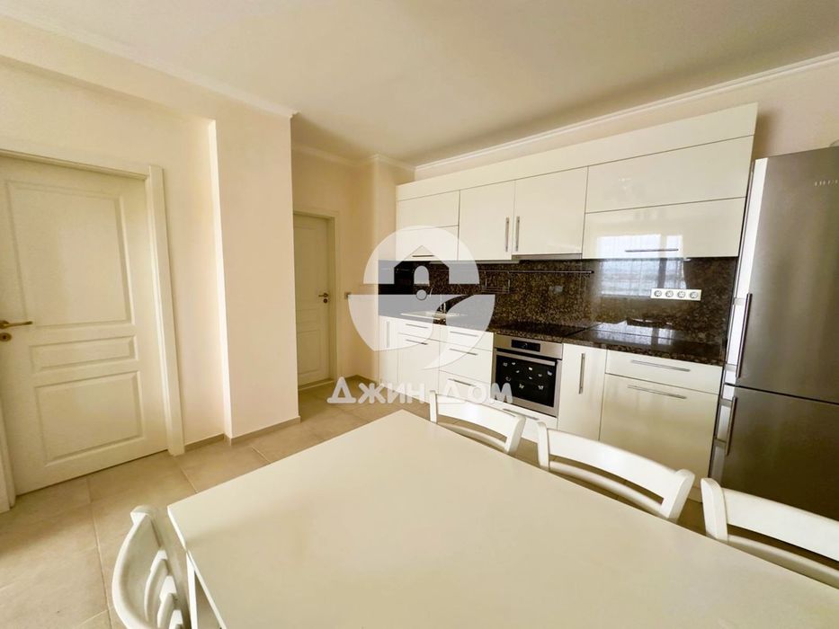 Тристаен апартамент с ПАНОРАМА МОРЕ в Акротирия Бийч, гр. Несебър