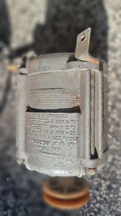 Двигатели от перални..
По 30лв всеки.6