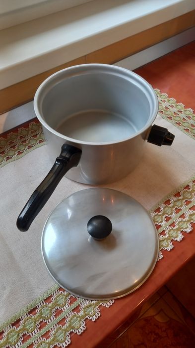 Vand vas cu capac cu baza/fundul vasului dublu ideal pt fiert lapte,ap