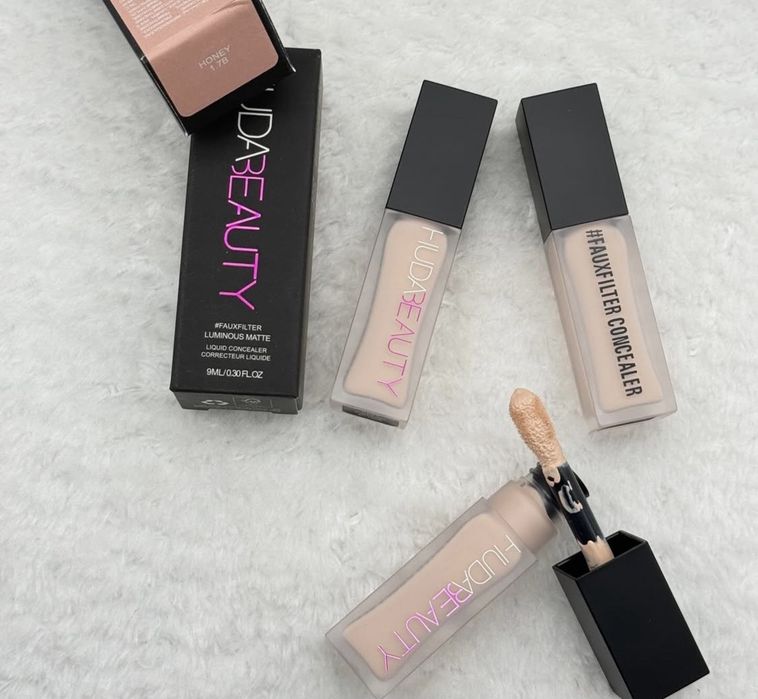 Huda Beauty коректор