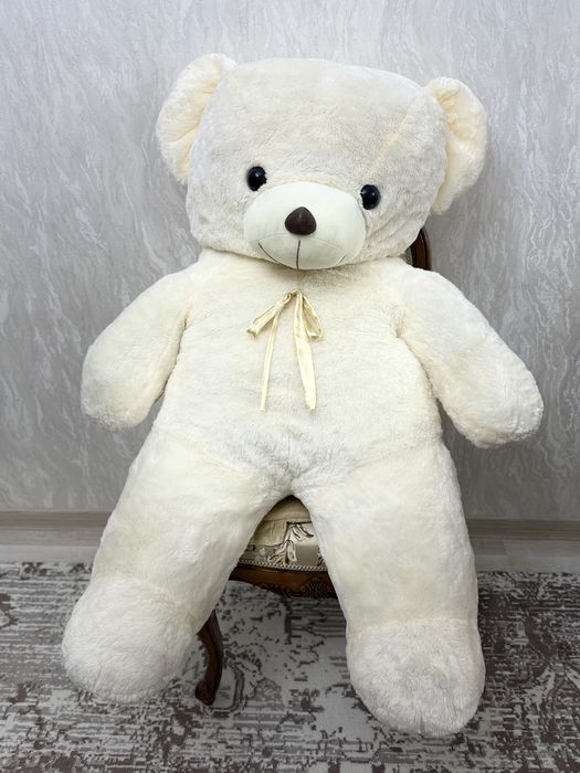 Продаю большую мягкую игрушку-медведя.Состояние хорошее.Кому надо звон