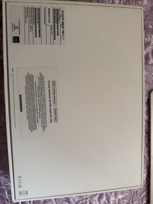 Продам Mac book air m1