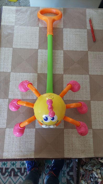 Музикална игра за бутане