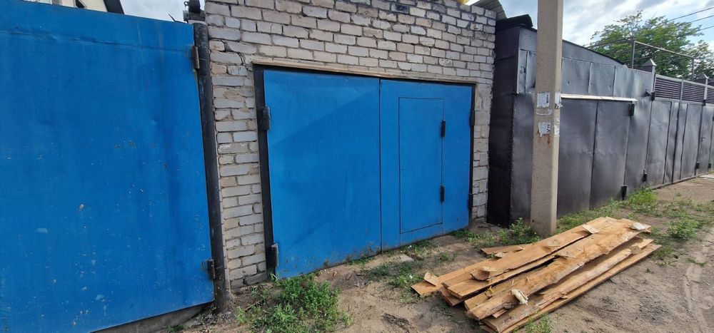 Продам гаражные ворота.