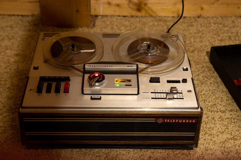 Magnetofon Telefunken 210