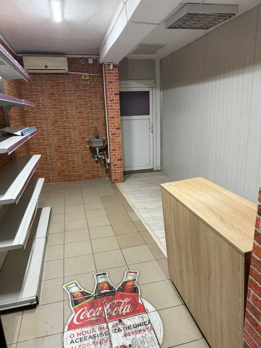 Inchiriez spatiu comercial vad excelent, pe Calea Martirilor, 12 mp, 450 EURO