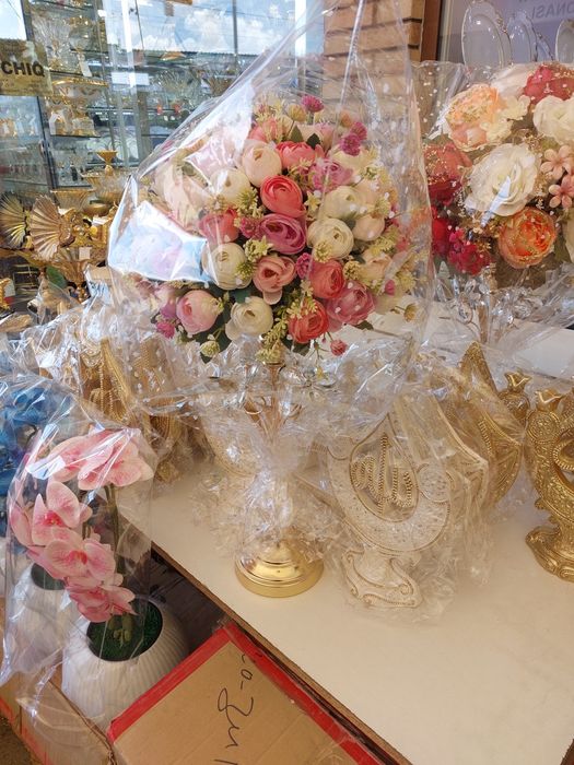 Gullar stol suniy gul