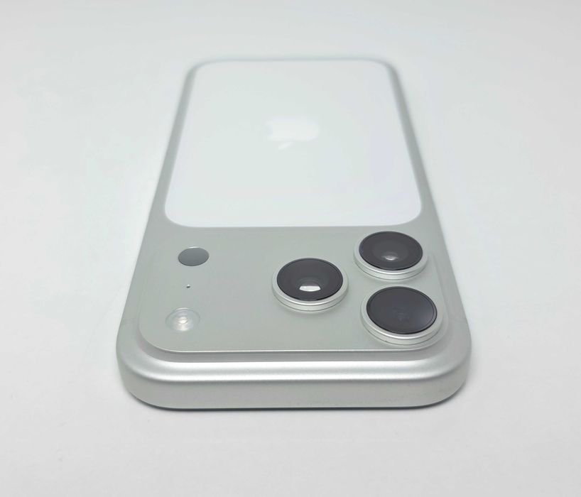 iPhone 17 Pro 256GB Silver•Гаранция