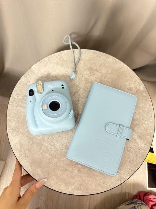 продам Instax mini 11