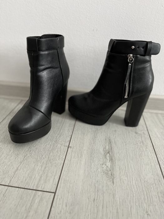 Vand incaltaminte marimea 35