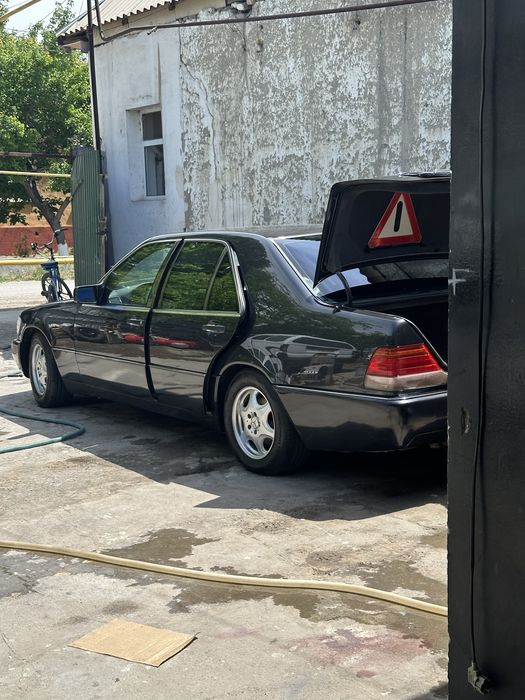 Mercedes-Benz W140