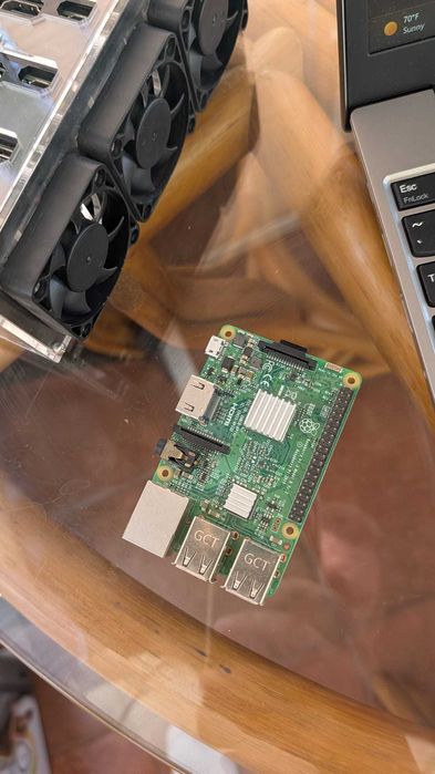 Raspberry Pi 3B+  6 броя в кутия с охлаждане