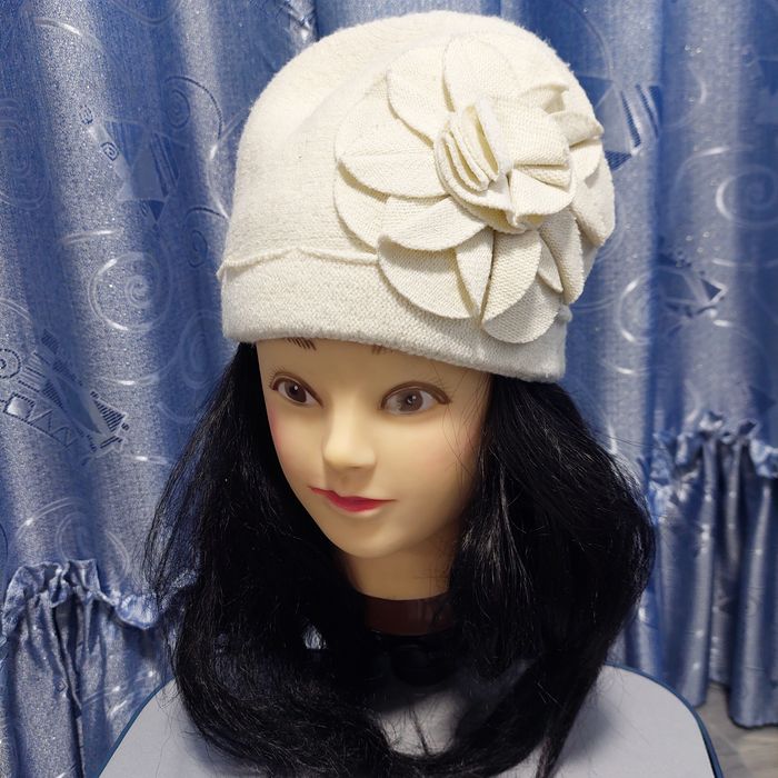 Продам шапки демисезонные