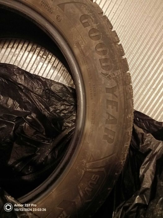 Зимни гуми Goodyear 235/60R18