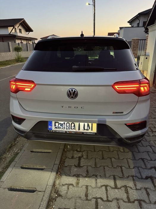Volkswagen T-Roc 2.0 TDI 150 CP DSG 4Motion – Panoramic – Piele bicoloră – 121.297 km