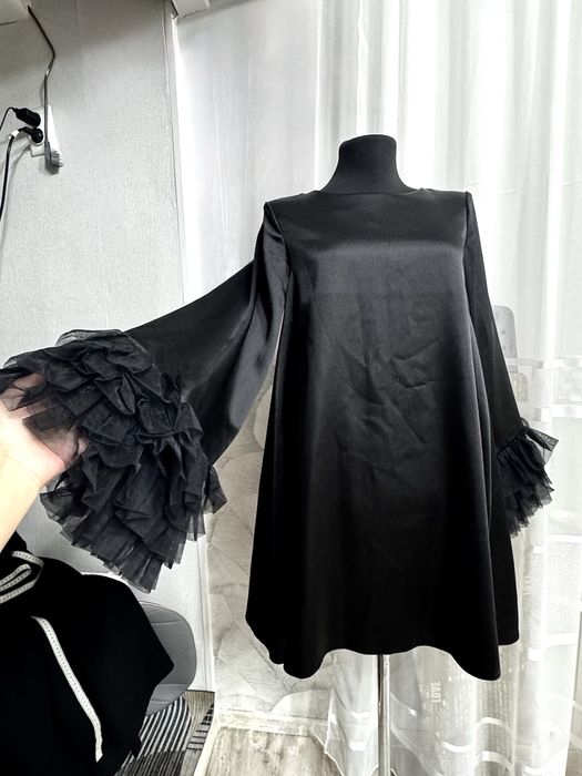 Продам стильное чёрное платье Bonitto Collection