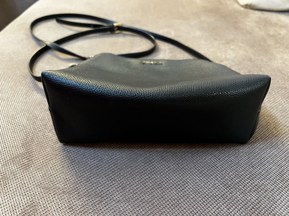 Furla чанта черна