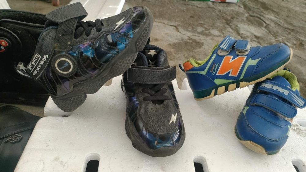 Продам детскую обувь для девочек и мальчиков